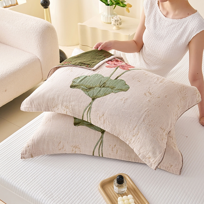 91家纺网 家纺一手货源 找家纺 棠薇家纺 2025新款纯棉纱布枕巾水洗全棉枕巾色织提花透气排汗预缩水 听荷