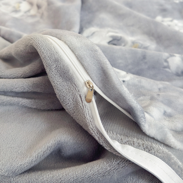 91家纺网 家纺一手货源 找家纺 王朝国际 2026新款高克重牛奶绒印花四件套 水墨灰