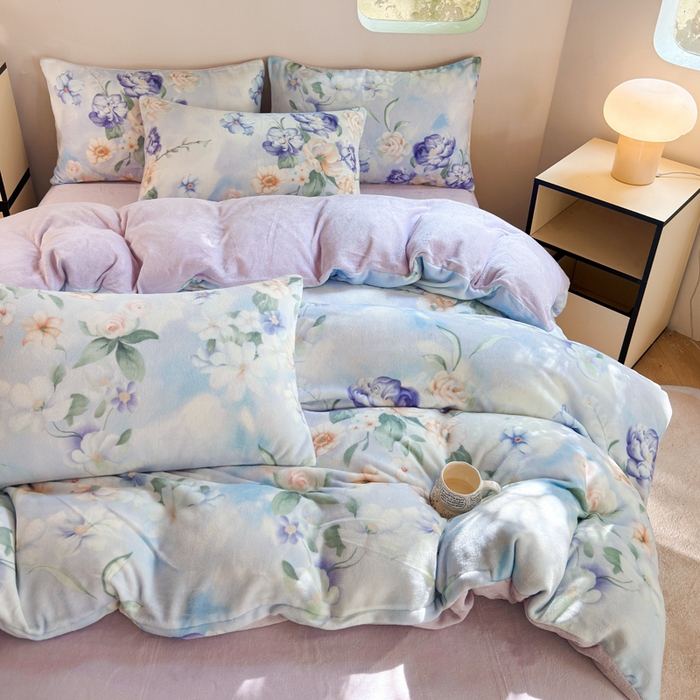 91家纺网 家纺一手货源 找家纺 王朝国际 2025新款高克重牛奶绒印花四件套 紫霞仙子