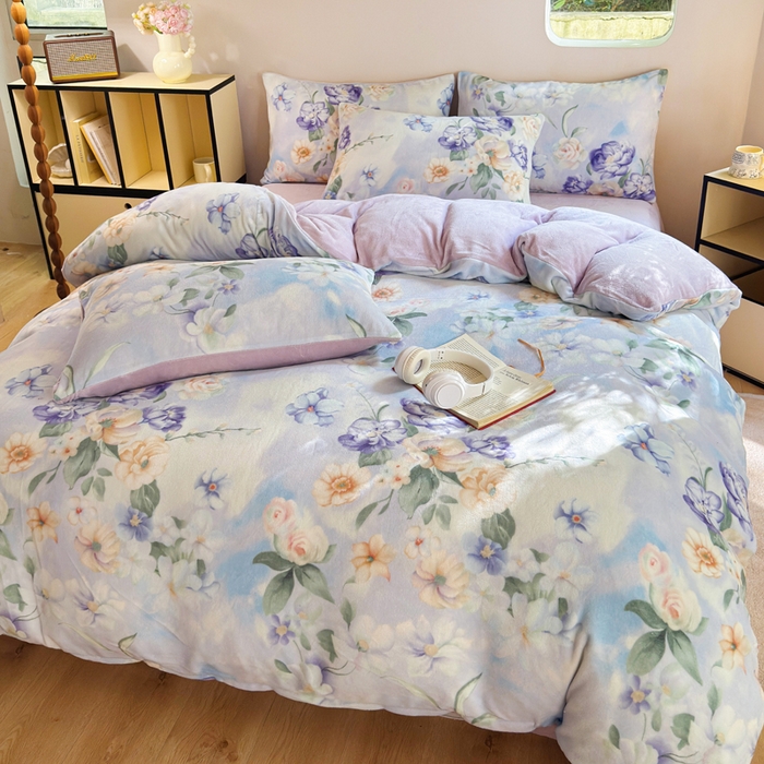 91家纺网 家纺一手货源 找家纺 王朝国际 2025新款高克重牛奶绒印花四件套 紫霞仙子