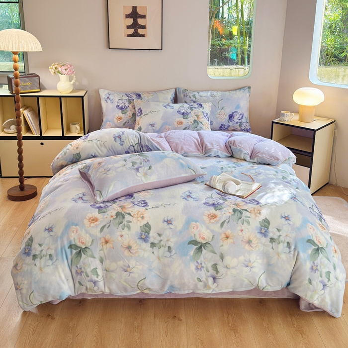 91家纺网 家纺一手货源 找家纺 王朝国际 2025新款高克重牛奶绒印花四件套 紫霞仙子