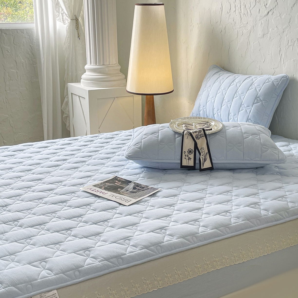 91家纺网 家纺一手货源 找家纺 豪选家纺 2025新款纯棉花边夹棉棉花床笠 花边床笠-湖蓝澄澈