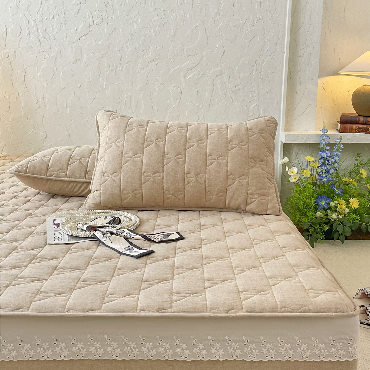 91家纺网 家纺一手货源 找家纺 豪选家纺 2025新款纯棉花边夹棉棉花床笠 花边床笠-典雅卡其