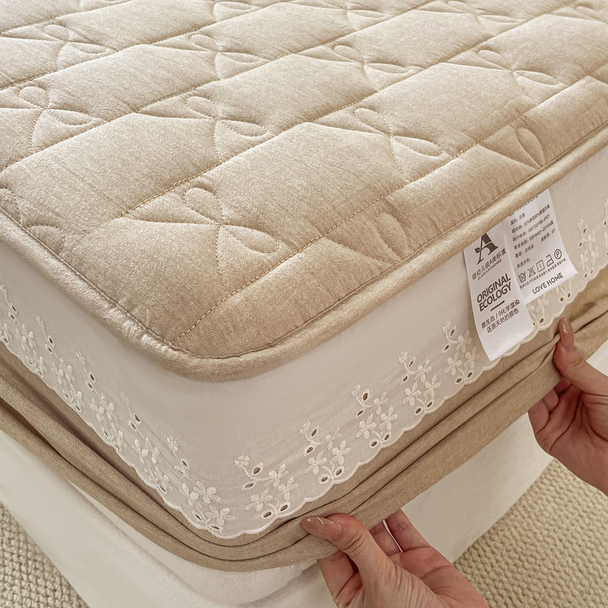 91家纺网 家纺一手货源 找家纺 豪选家纺 2025新款纯棉花边夹棉棉花床笠 花边床笠-典雅卡其