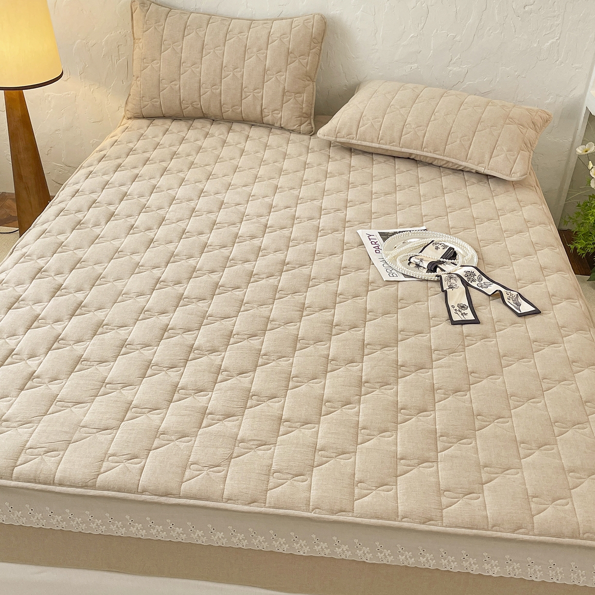 91家纺网 家纺一手货源 找家纺 豪选家纺 2025新款纯棉花边夹棉棉花床笠 花边床笠-典雅卡其