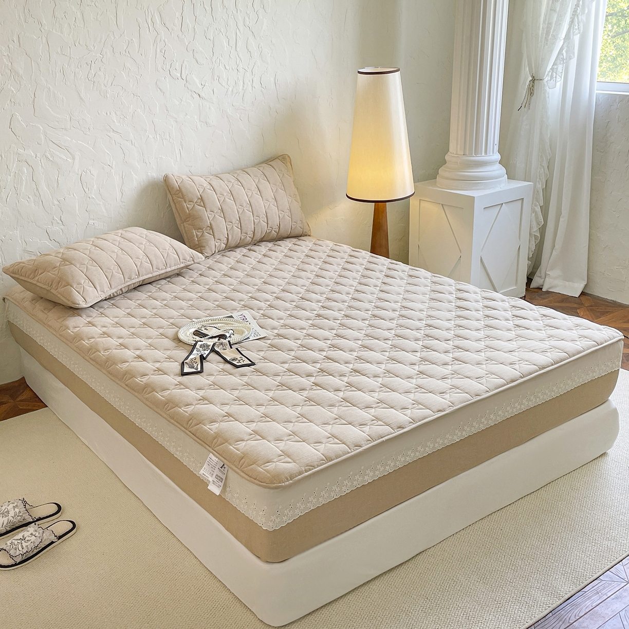 91家纺网 家纺一手货源 找家纺 豪选家纺 2025新款纯棉花边夹棉棉花床笠 花边床笠-典雅卡其