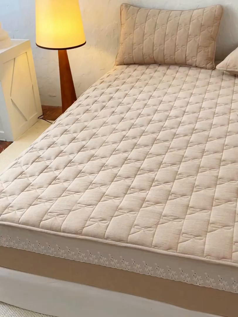 91家纺网 家纺一手货源 找家纺 豪选家纺 2025新款纯棉花边夹棉棉花床笠 花边床笠-典雅卡其