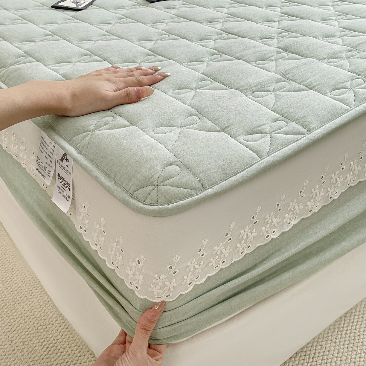 91家纺网 家纺一手货源 找家纺 豪选家纺 2025新款纯棉花边夹棉棉花床笠 花边床笠-翡翠绿萝