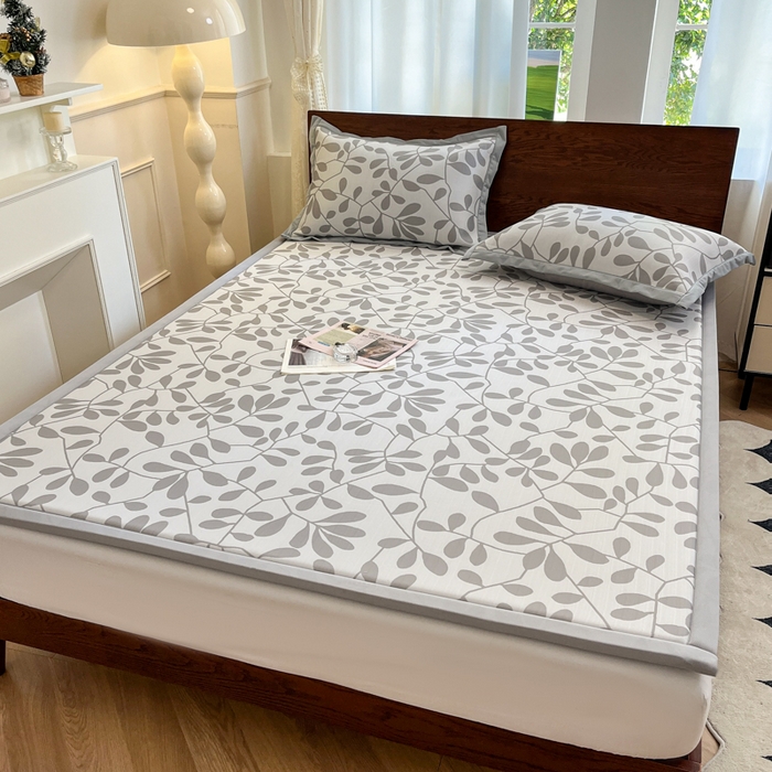 91家纺网 家纺一手货源 找家纺 宜代光年 2025新款冷凝丝提花凉席多功能地垫 凉感叶繁床垫-灰