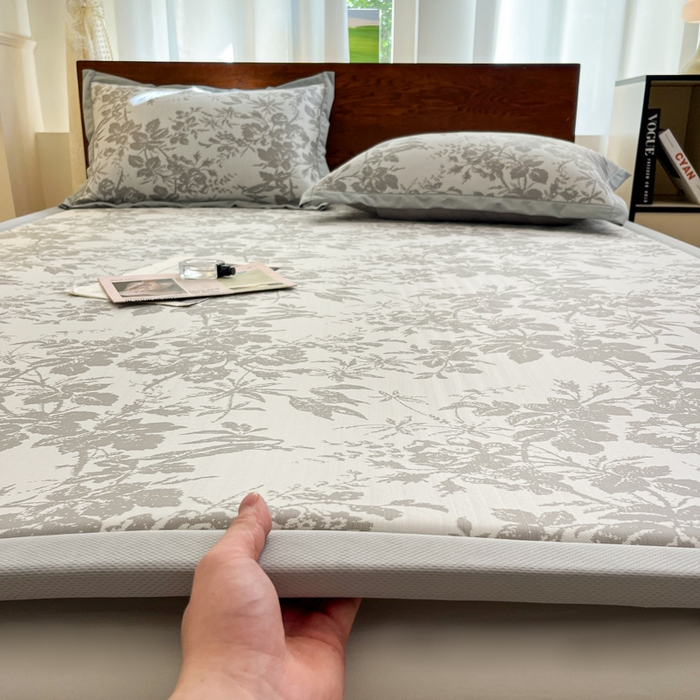 91家纺网 家纺一手货源 找家纺 （总）宜代光年 2025新款冷凝丝提花凉席多功能地垫