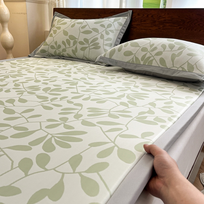 91家纺网 家纺一手货源 找家纺 宜代光年 2025新款冷凝丝提花凉席多功能地垫 凉感叶繁床垫-绿