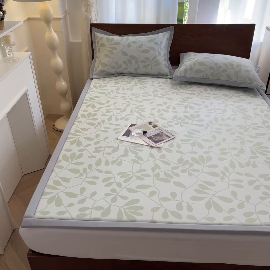 91家纺网 家纺一手货源 找家纺 宜代光年 2025新款冷凝丝提花凉席多功能地垫 凉感叶繁床垫-绿