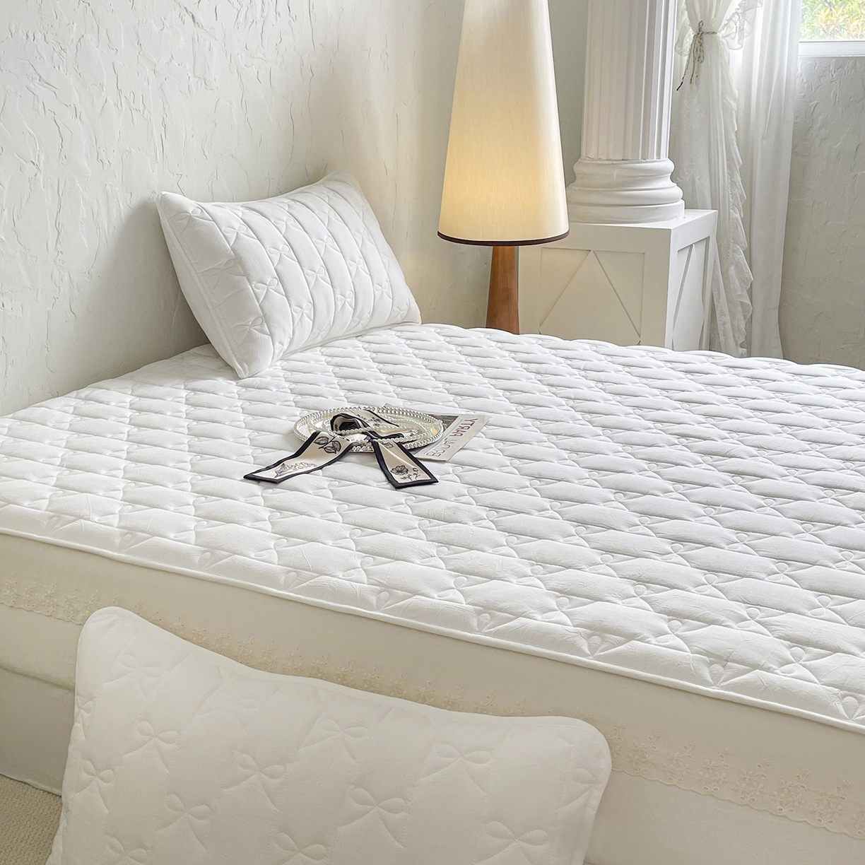 91家纺网 家纺一手货源 找家纺 豪选家纺 2025新款纯棉花边夹棉棉花床笠 花边床笠-格调纯白