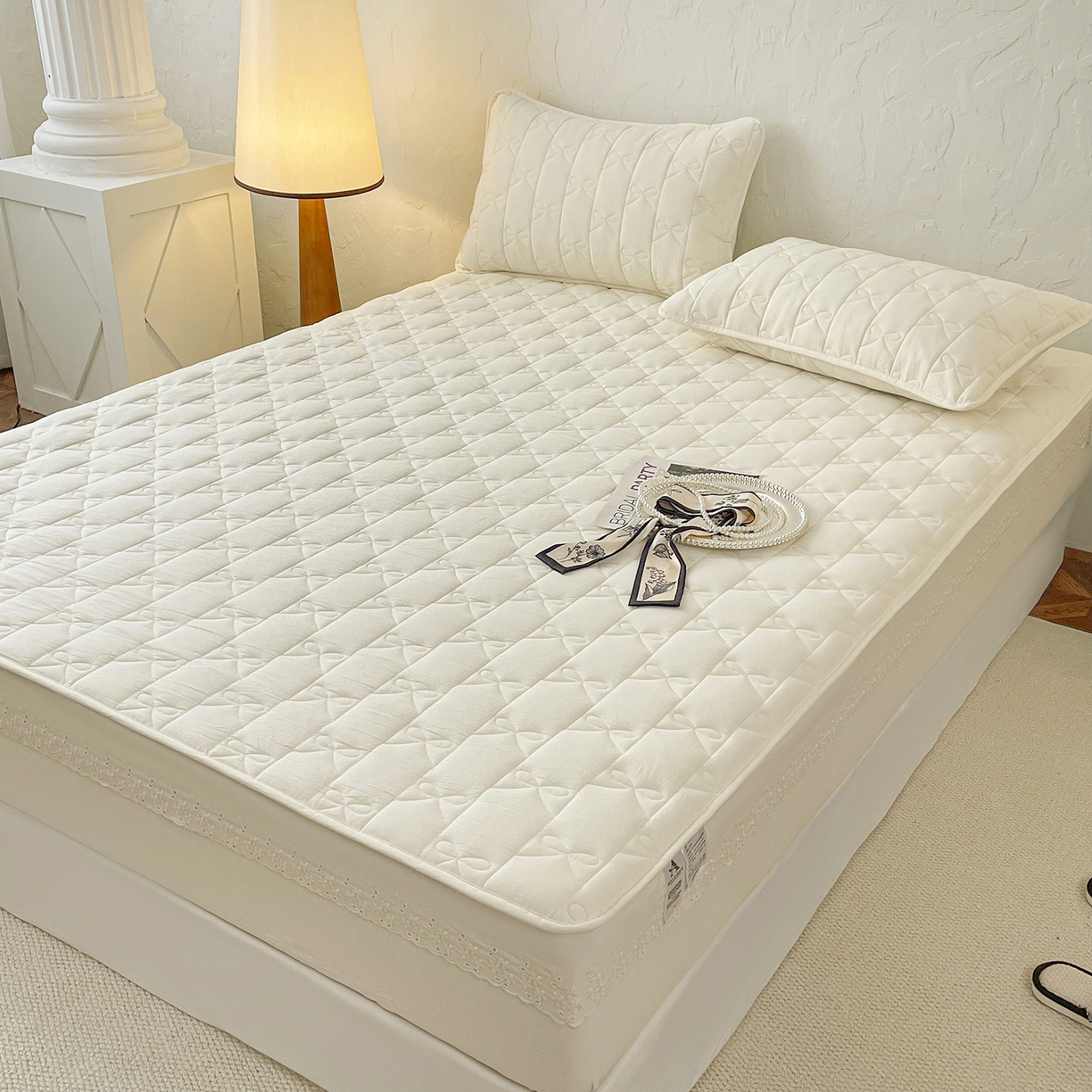 91家纺网 家纺一手货源 找家纺 豪选家纺 2025新款纯棉花边夹棉棉花床笠 花边床笠-柔煦米黄