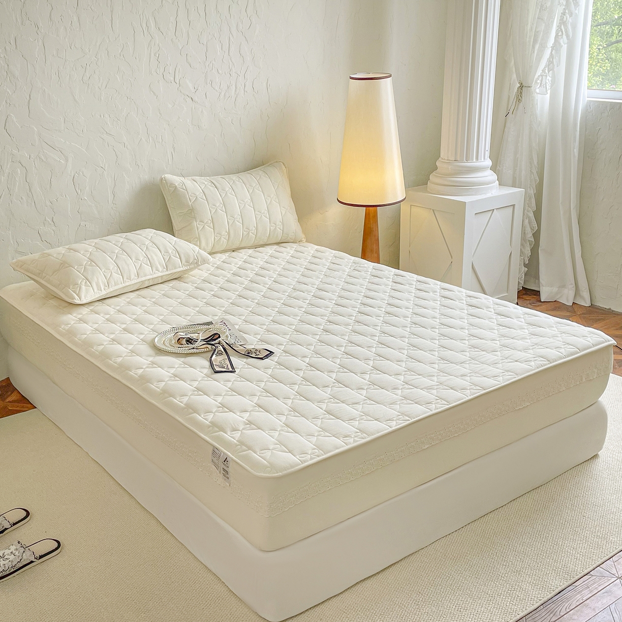 91家纺网 家纺一手货源 找家纺 豪选家纺 2025新款纯棉花边夹棉棉花床笠 花边床笠-柔煦米黄