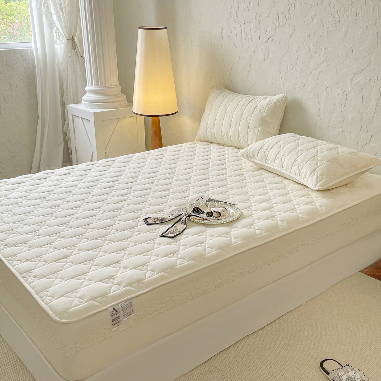 91家纺网 家纺一手货源 找家纺 豪选家纺 2025新款纯棉花边夹棉棉花床笠 花边床笠-柔煦米黄