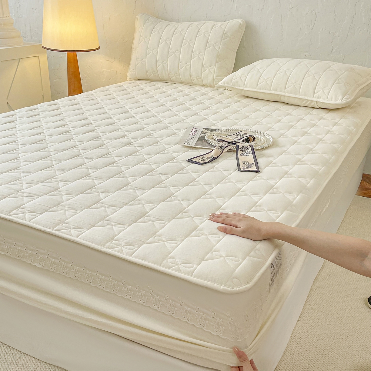 91家纺网 家纺一手货源 找家纺 豪选家纺 2025新款纯棉花边夹棉棉花床笠 花边床笠-柔煦米黄