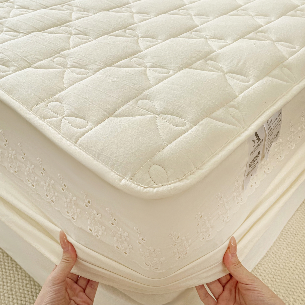 91家纺网 家纺一手货源 找家纺 豪选家纺 2025新款纯棉花边夹棉棉花床笠 花边床笠-柔煦米黄