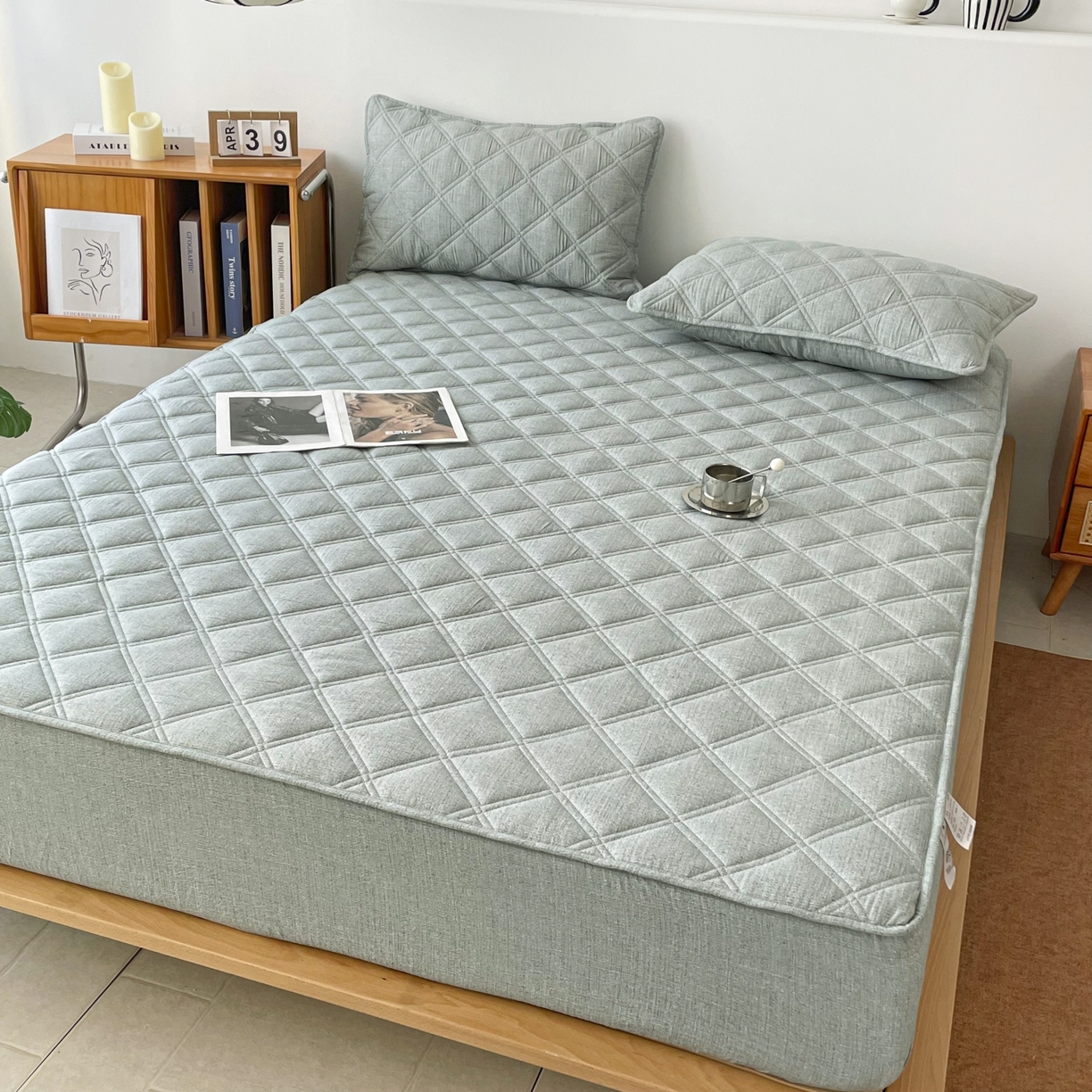 91家纺网 家纺一手货源 找家纺 豪选家纺 2025新款仿亚麻夹棉棉花床笠 青草绿