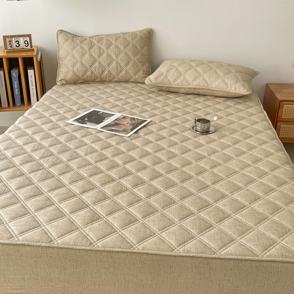 91家纺网 家纺一手货源 找家纺 （总）豪选家纺 2025新款仿亚麻夹棉棉花床笠