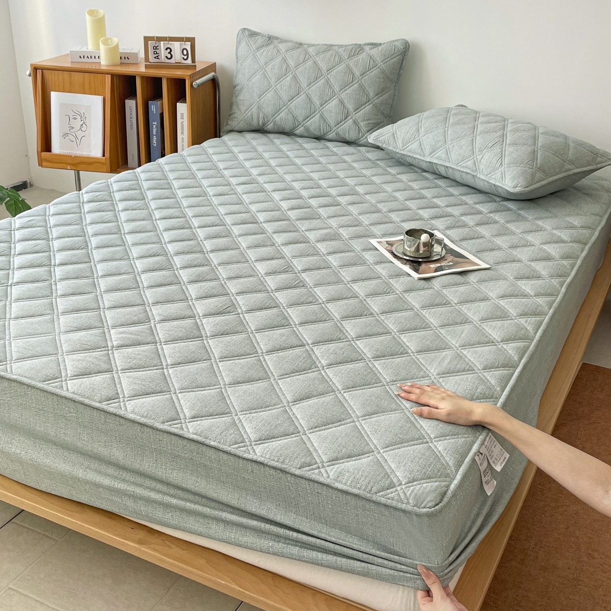 91家纺网 家纺一手货源 找家纺 豪选家纺 2025新款仿亚麻夹棉棉花床笠 青草绿