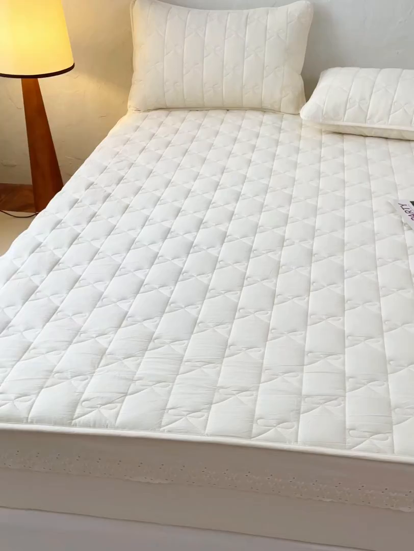 91家纺网 家纺一手货源 找家纺 豪选家纺 2025新款纯棉花边夹棉棉花床笠 花边床笠-柔煦米黄