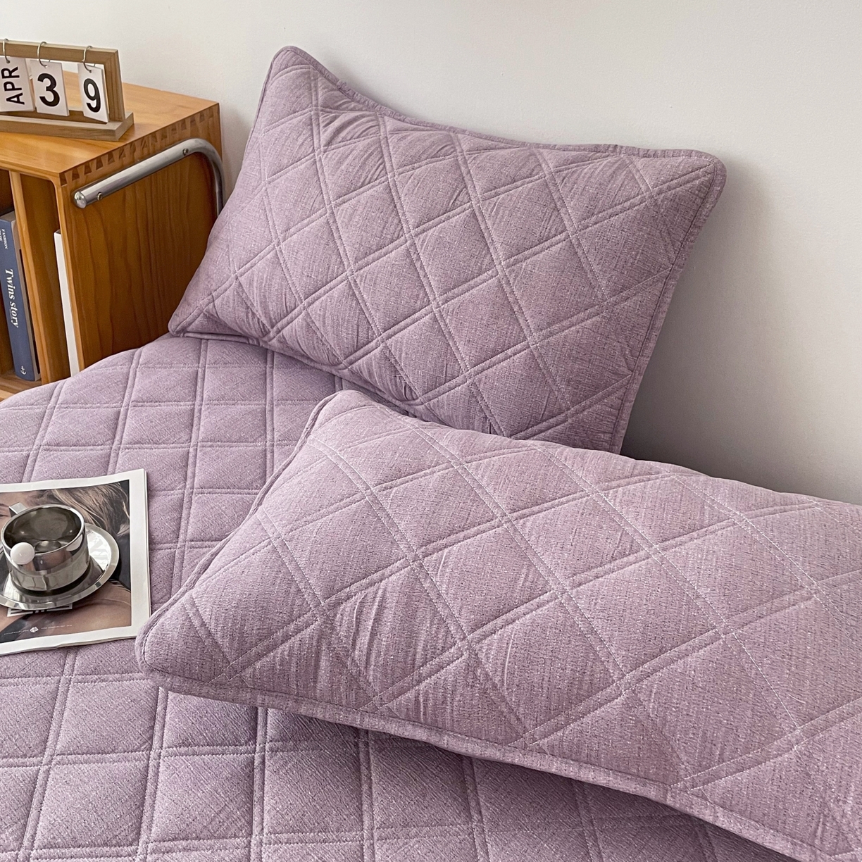 91家纺网 家纺一手货源 找家纺 豪选家纺 2025新款仿亚麻夹棉棉花床笠 木槿紫