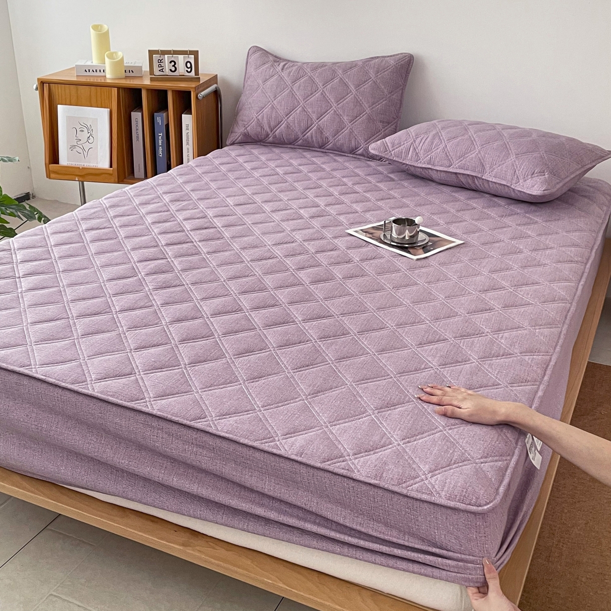 91家纺网 家纺一手货源 找家纺 豪选家纺 2025新款仿亚麻夹棉棉花床笠 木槿紫