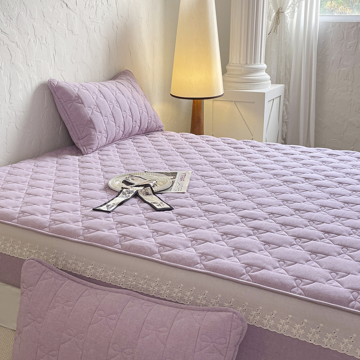 91家纺网 家纺一手货源 找家纺 豪选家纺 2025新款纯棉花边夹棉棉花床笠 花边床笠-紫韵幽梦