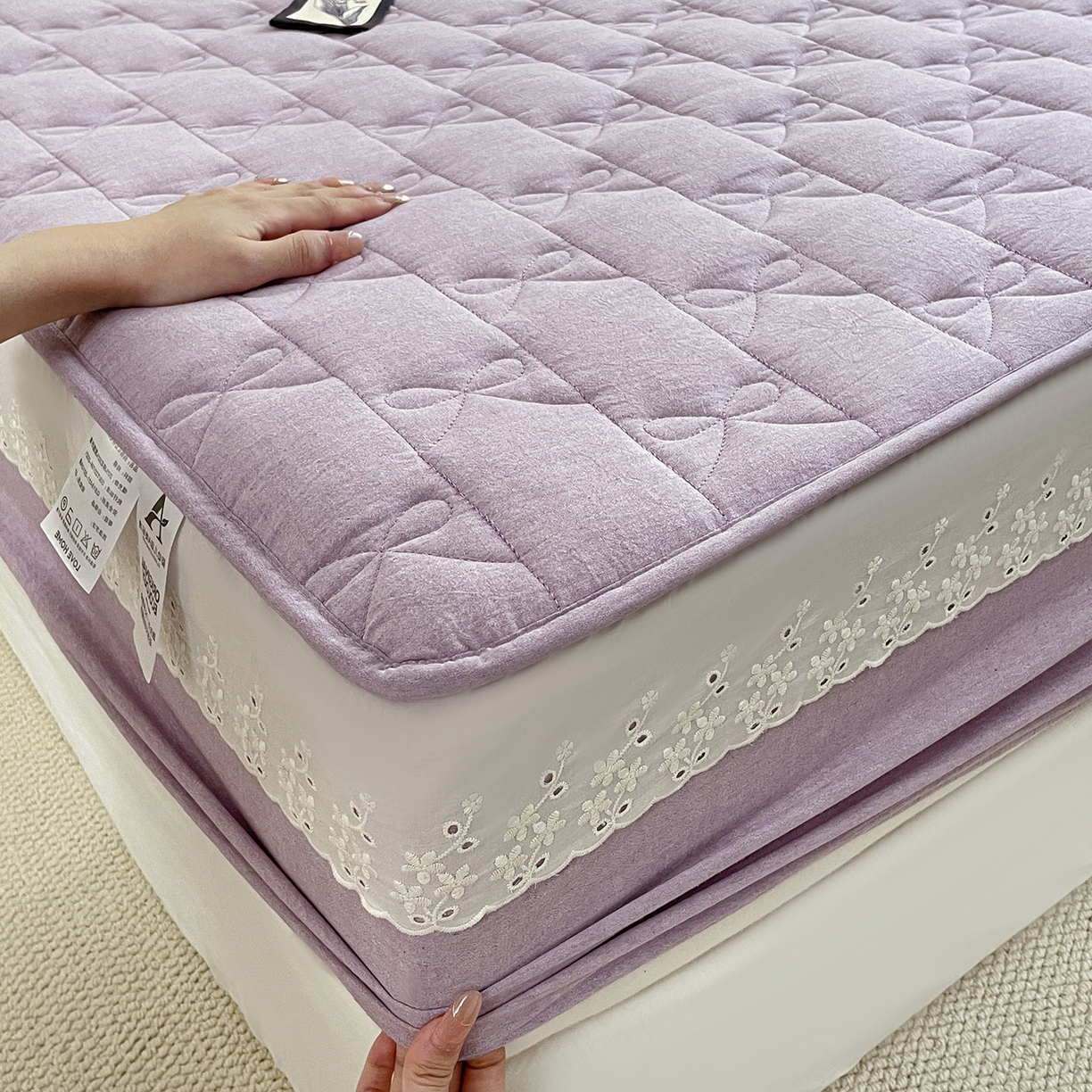 91家纺网 家纺一手货源 找家纺 豪选家纺 2025新款纯棉花边夹棉棉花床笠 花边床笠-紫韵幽梦