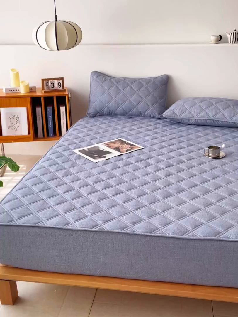 91家纺网 家纺一手货源 找家纺 豪选家纺 2025新款仿亚麻夹棉棉花床笠 水墨蓝