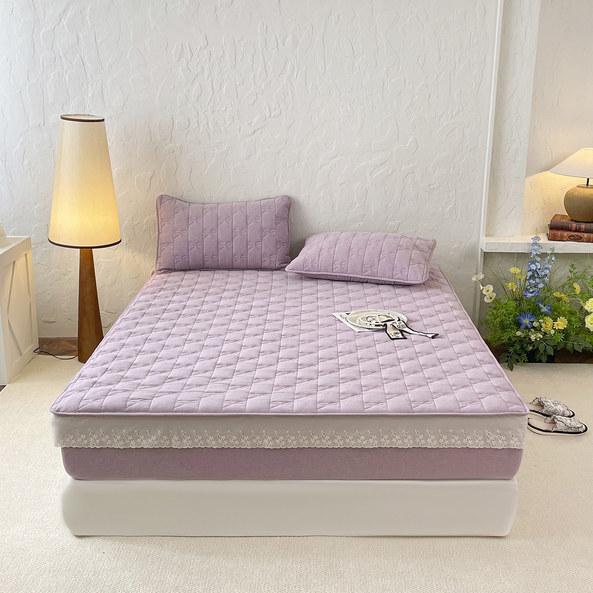 91家纺网 家纺一手货源 找家纺 豪选家纺 2025新款纯棉花边夹棉棉花床笠 花边床笠-紫韵幽梦