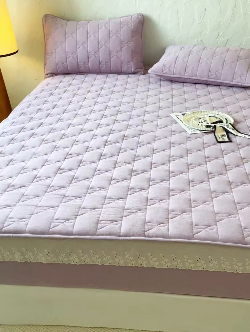 91家纺网 家纺一手货源 找家纺 豪选家纺 2025新款纯棉花边夹棉棉花床笠 花边床笠-紫韵幽梦