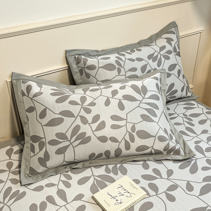 91家纺网 家纺一手货源 找家纺 宜代光年 2025新款冷凝丝可水洗提花凉感席 凉感叶繁-灰