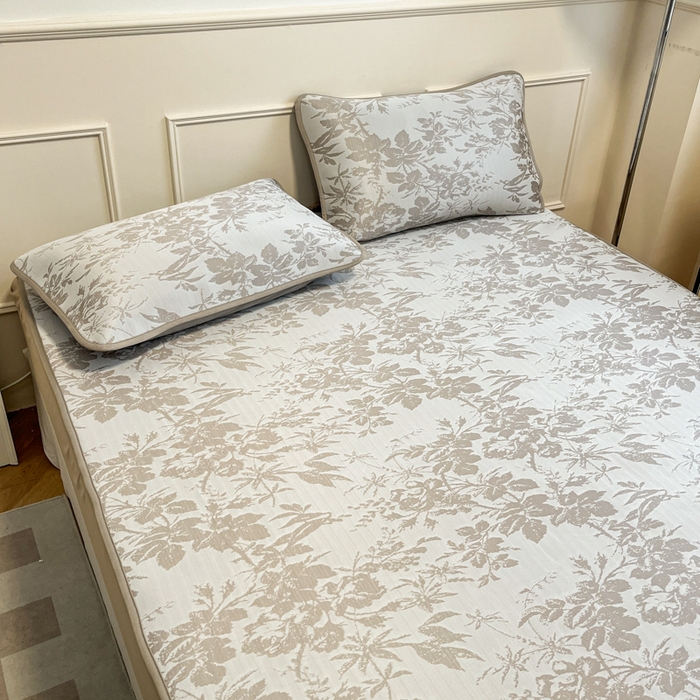 91家纺网 家纺一手货源 找家纺 宜代光年 2025新款冷凝丝可水洗提花凉感席 床笠-凉感繁花-咖