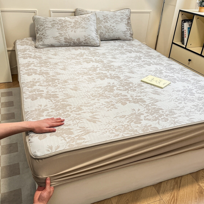 91家纺网 家纺一手货源 找家纺 宜代光年 2025新款冷凝丝可水洗提花凉感席 床笠-凉感繁花-咖