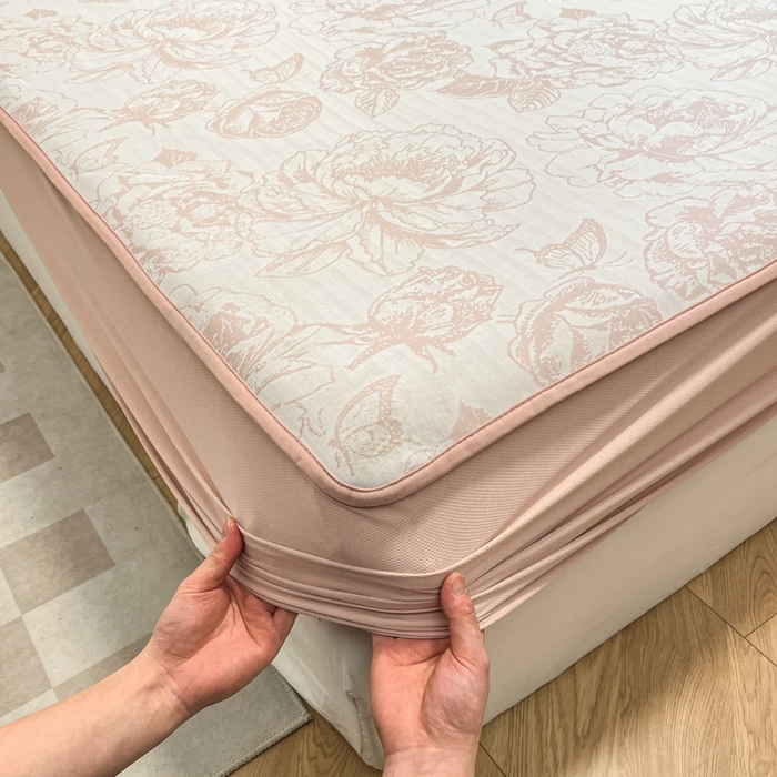 91家纺网 家纺一手货源 找家纺 宜代光年 2025新款冷凝丝可水洗提花凉感席 床笠-凉感牡丹-粉