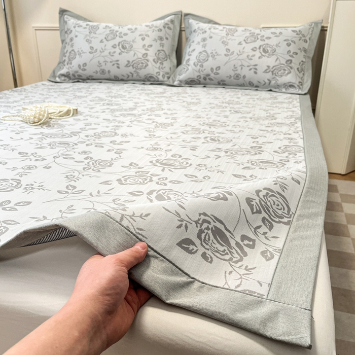 91家纺网 家纺一手货源 找家纺 宜代光年 2025新款冷凝丝可水洗提花凉感席 凉感陌上花开-灰