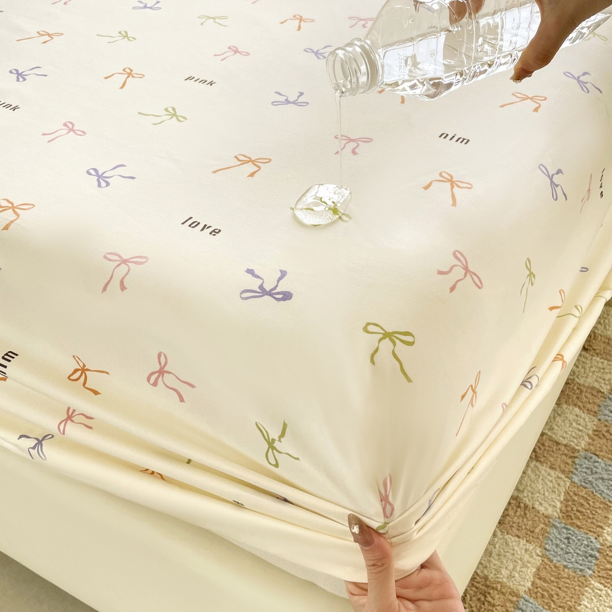 91家纺网 家纺一手货源 找家纺 豪选家纺 2025新款双层纱单层印花床笠 七彩蝴蝶结