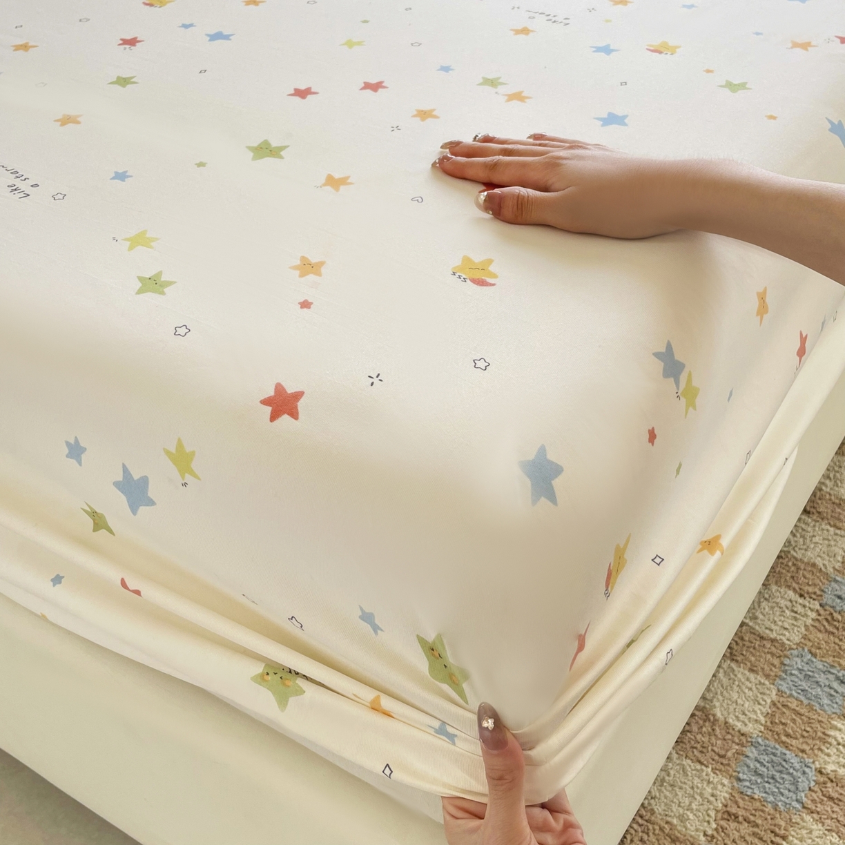 91家纺网 家纺一手货源 找家纺 豪选家纺 2025新款双层纱单层印花床笠 星趣小萌友