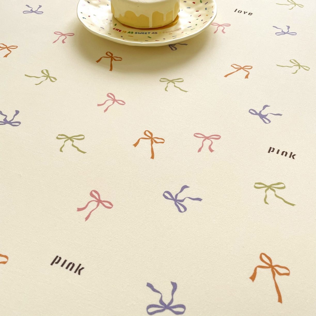 91家纺网 家纺一手货源 找家纺 豪选家纺 2025新款双层纱单层印花床笠 七彩蝴蝶结