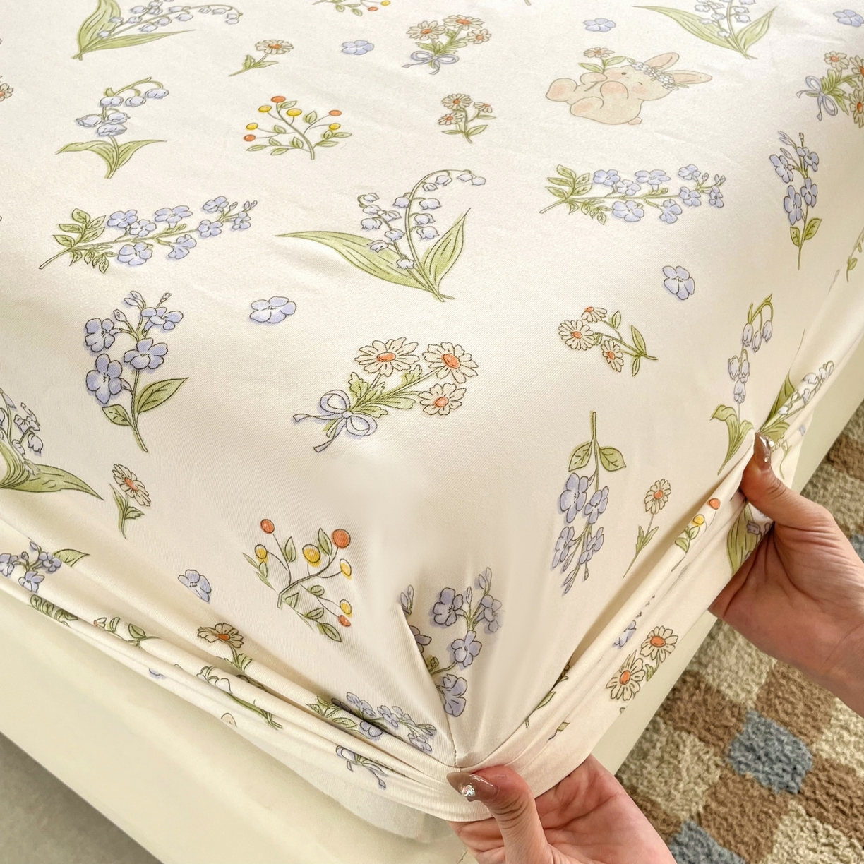 91家纺网 家纺一手货源 找家纺 豪选家纺 2025新款双层纱单层印花床笠 花间迷小兔