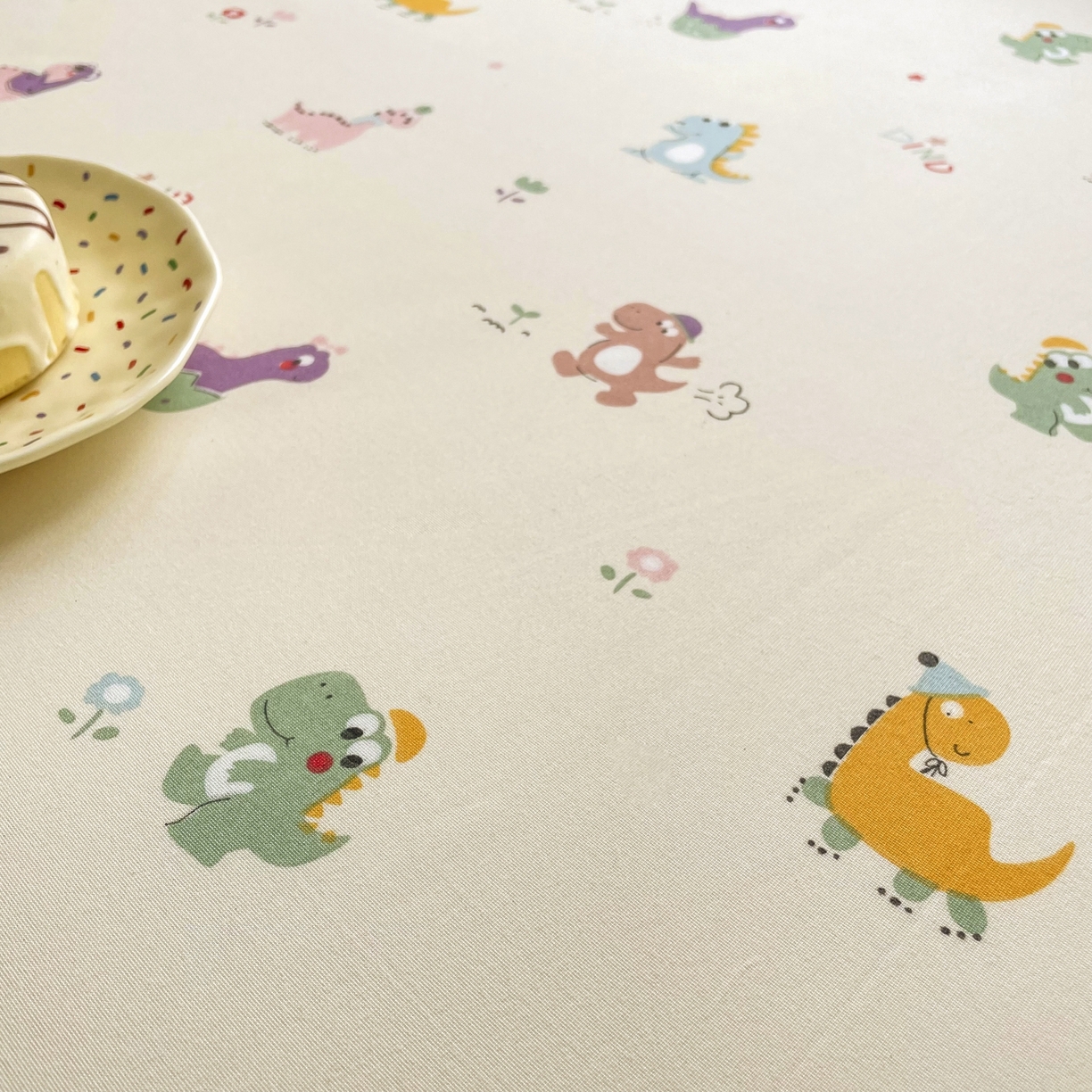 91家纺网 家纺一手货源 找家纺 豪选家纺 2025新款双层纱单层印花床笠 恐龙小世界