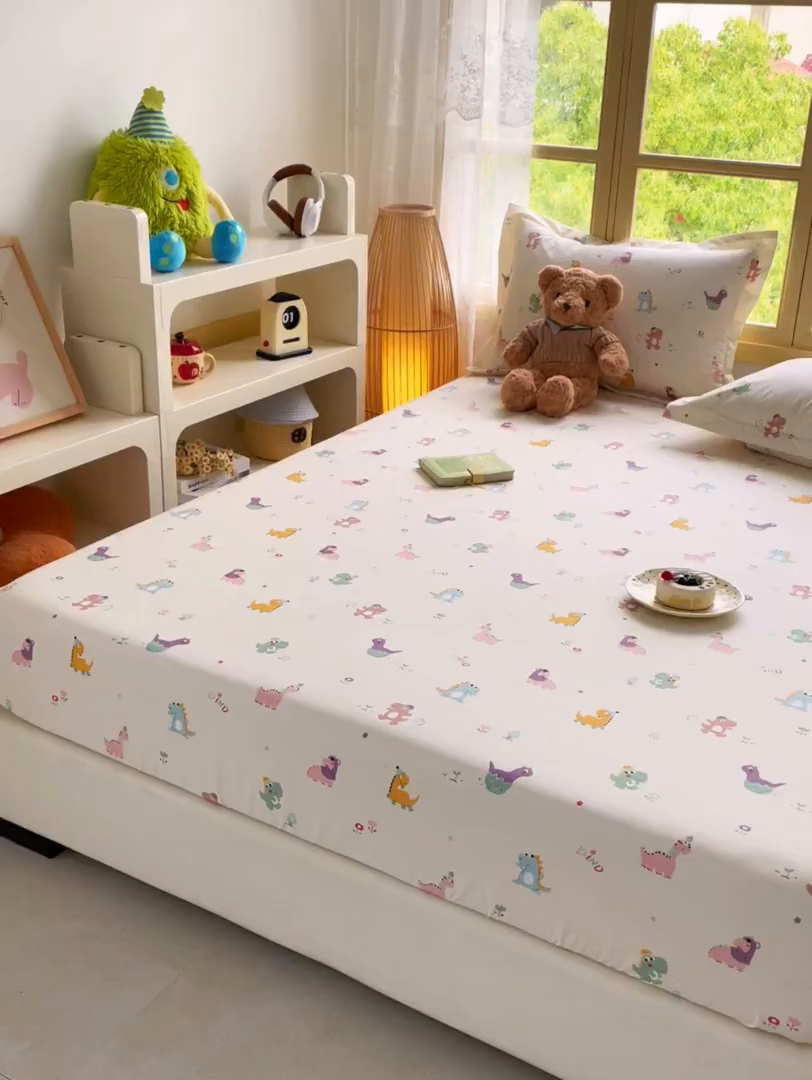 91家纺网 家纺一手货源 找家纺 豪选家纺 2025新款双层纱单层印花床笠 恐龙小世界