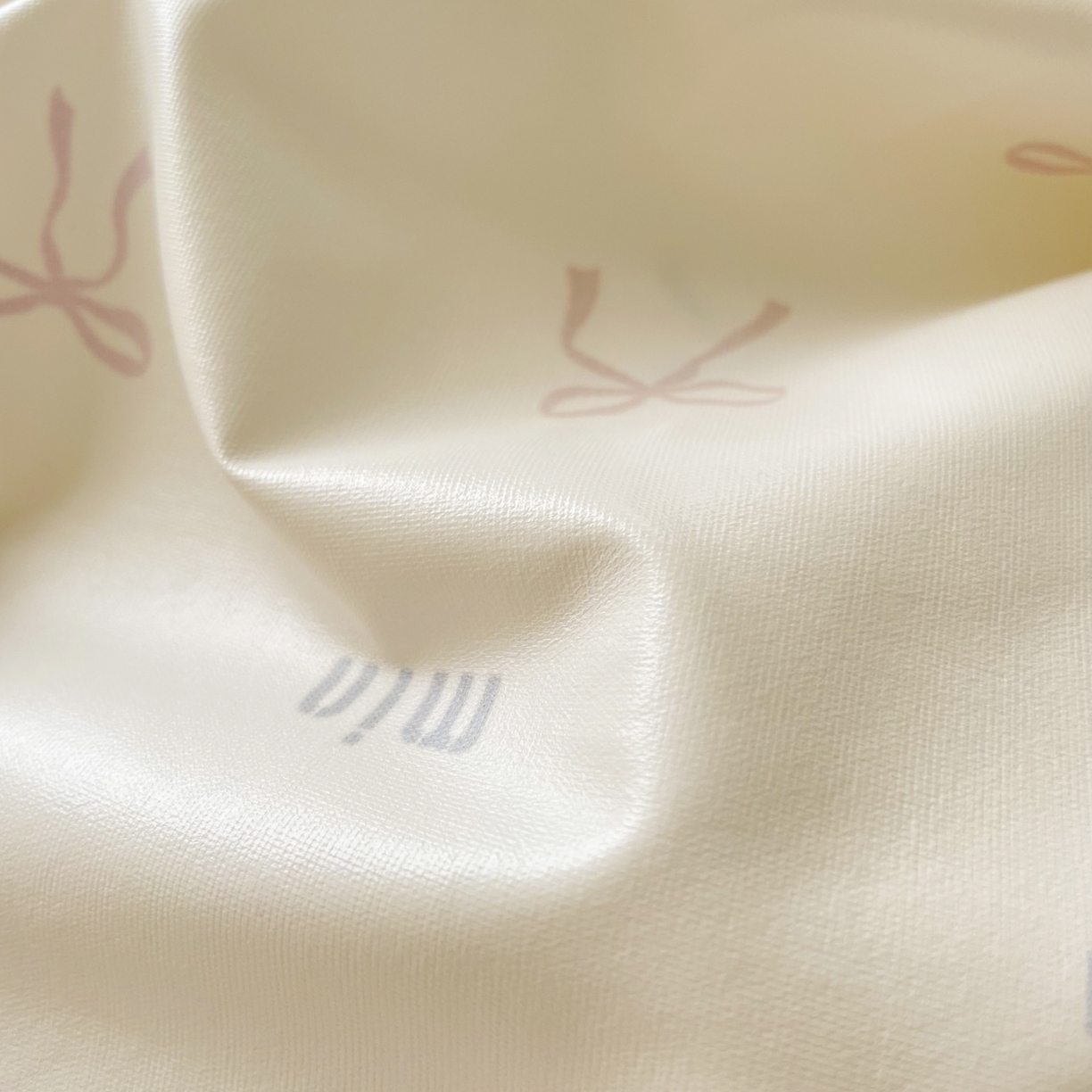 91家纺网 家纺一手货源 找家纺 豪选家纺 2025新款双层纱单层印花床笠 七彩蝴蝶结