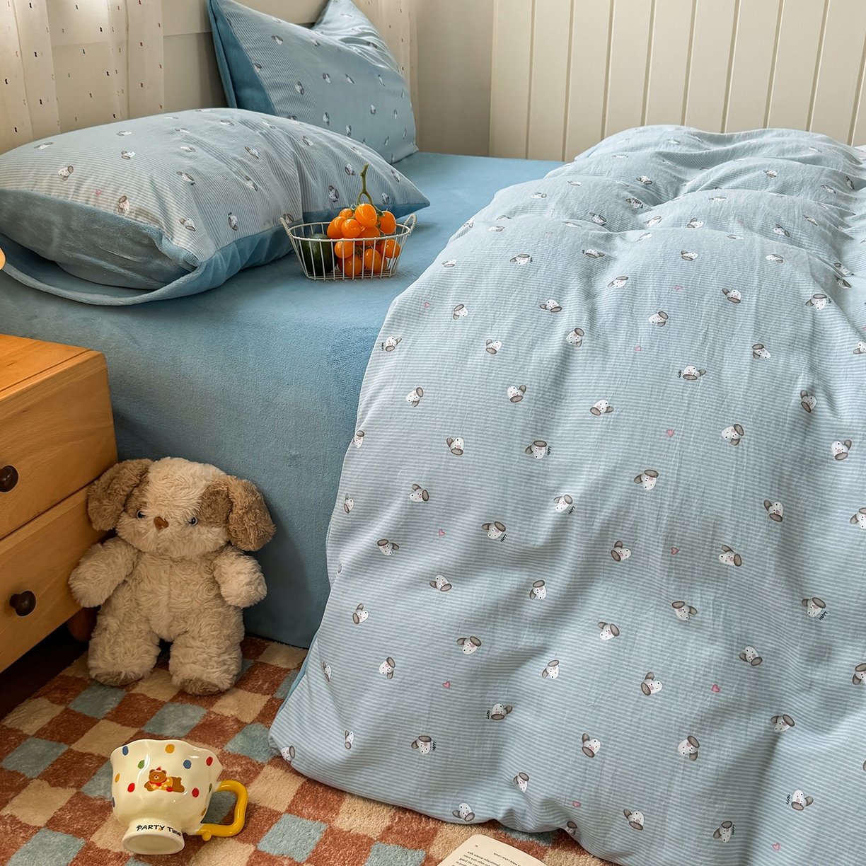 91家纺网 家纺一手货源 找家纺 十一家居 2025年新款A类云斜棉+牛奶绒春秋冬正反两用四件套—星漾系列 星漾-海盐狗狗