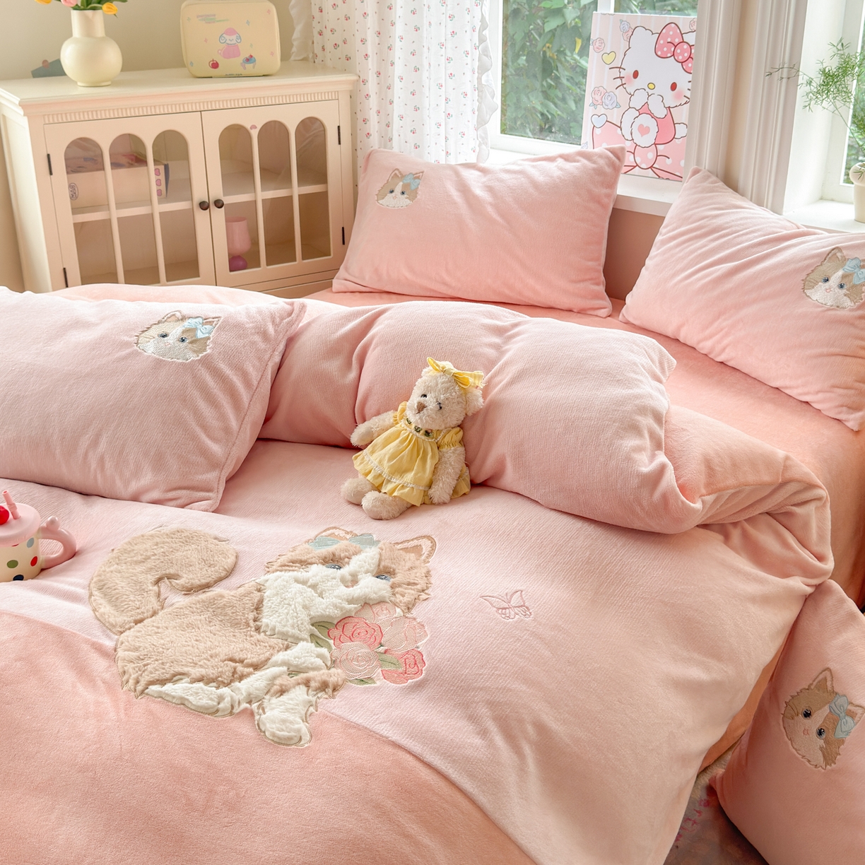 91家纺网 家纺一手货源 找家纺 （总）寐居家纺 2025新款贴布绣高克重牛奶绒四件套