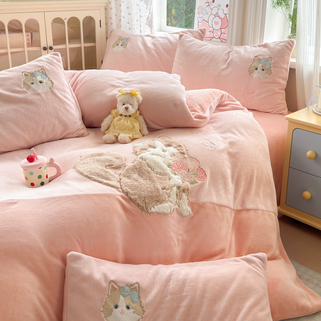 91家纺网 家纺一手货源 找家纺 （总）寐居家纺 2025新款贴布绣高克重牛奶绒四件套