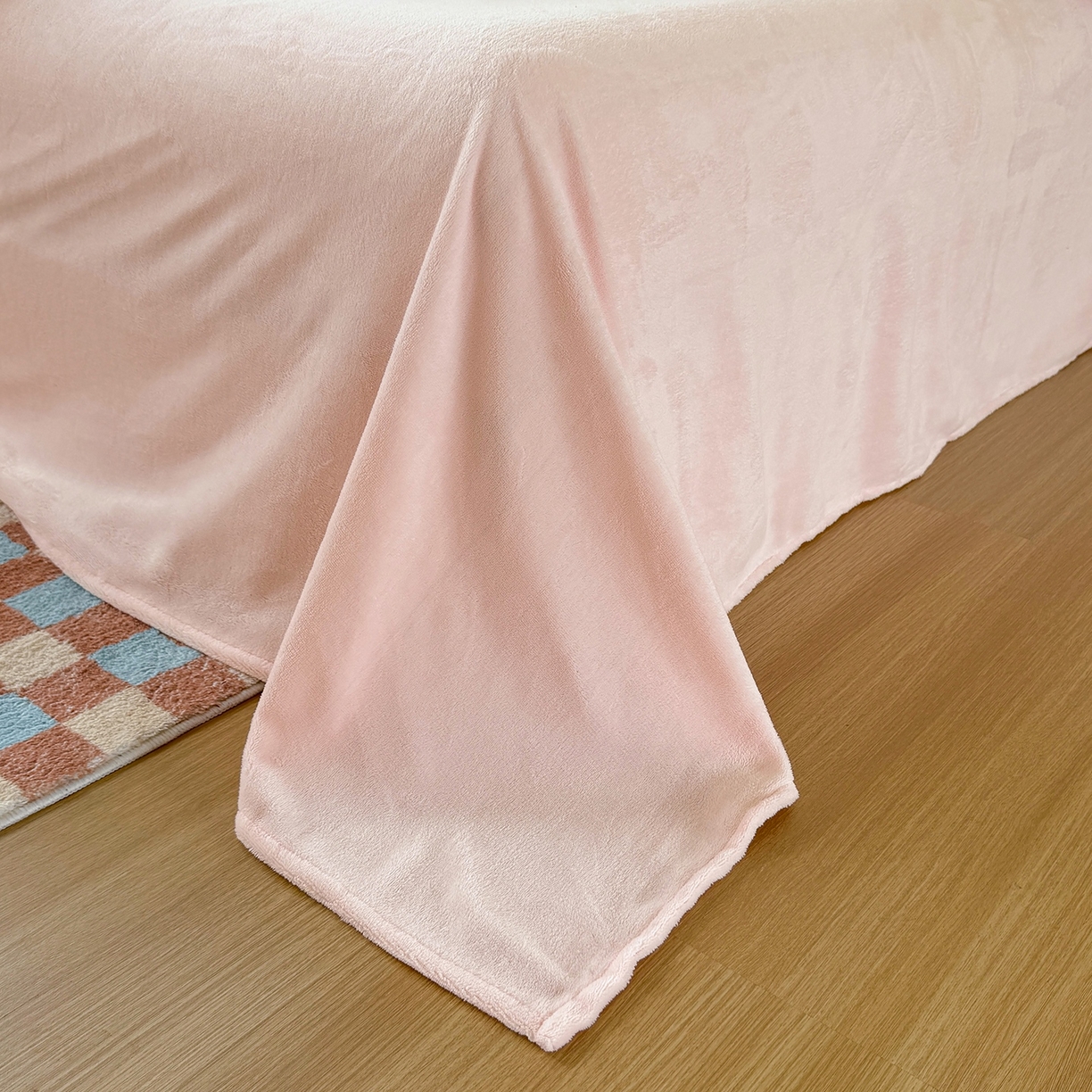 91家纺网 家纺一手货源 找家纺 十一家居 2025年新款A类云斜棉+牛奶绒春秋冬正反两用四件套—星漾系列 星漾-梦幻凯蒂