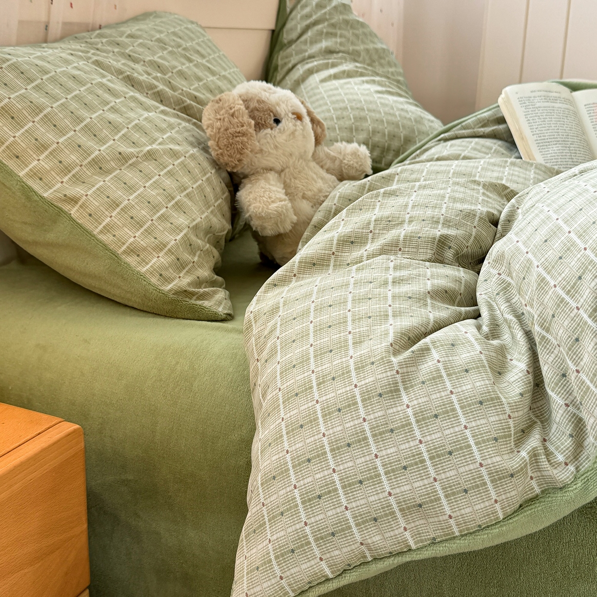 91家纺网 家纺一手货源 找家纺 十一家居 2025年新款A类云斜棉+牛奶绒春秋冬正反两用四件套—星漾系列 星漾-绿韵星辰